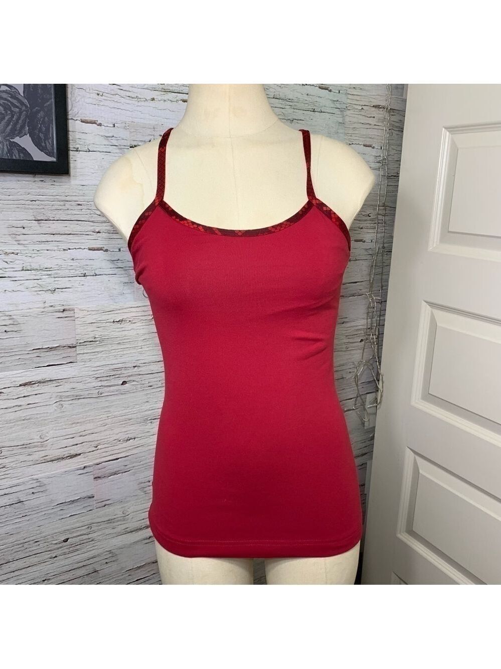 Lululemon Tank Top Lot Of 2 Sz 4 Blue Red Built In Bra Racerback Camisole Sport - Picture 15 of 16